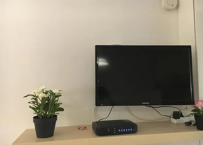 Eiffel Tower Champs De Mars París