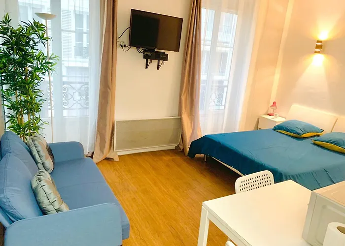 Апартаменты Eiffel Tower Champs De Mars *