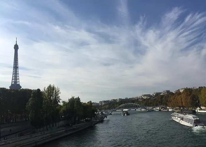 Апартаменты Eiffel Tower Champs De Mars *