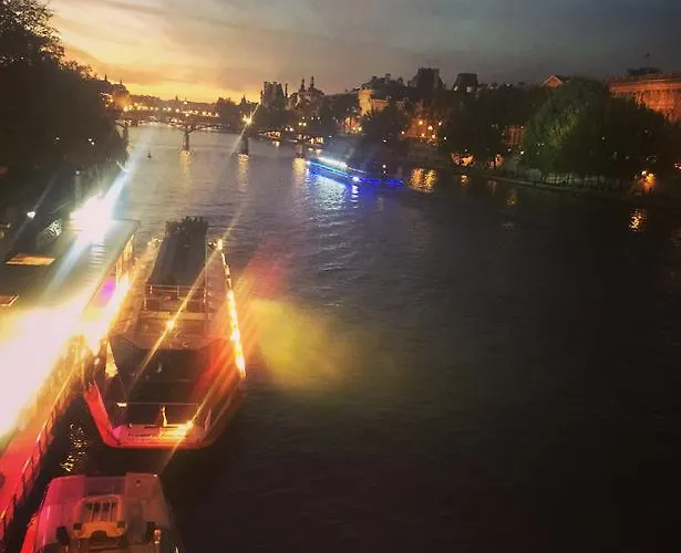 Eiffel Tower Champs De Mars Párizs