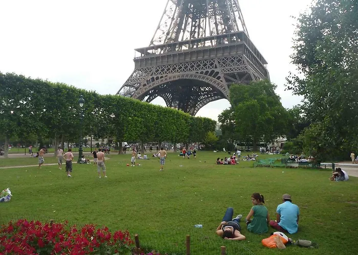 Eiffel Tower Champs De Mars Апартаменты