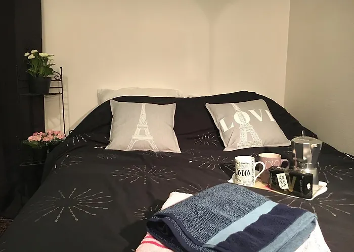 Eiffel Tower Champs De Mars *